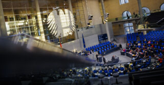 Blick ins Plenum des Bundestags am 24. März 2022